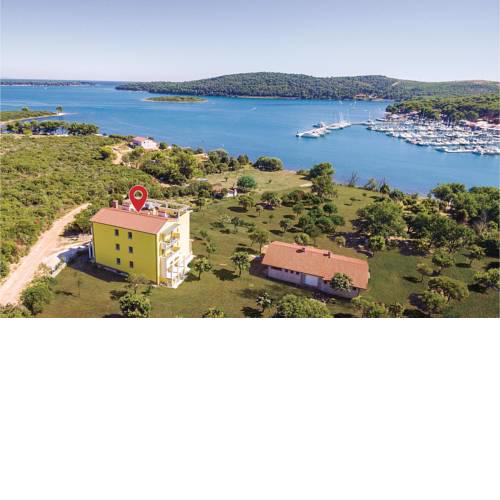 0-Bedroom Apartment in Pomer