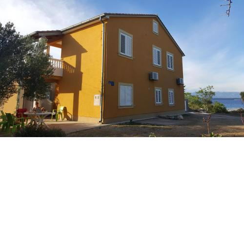 2 bedroom apartment on Cinta Beach