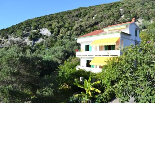 2 bedroom apartment with terrace