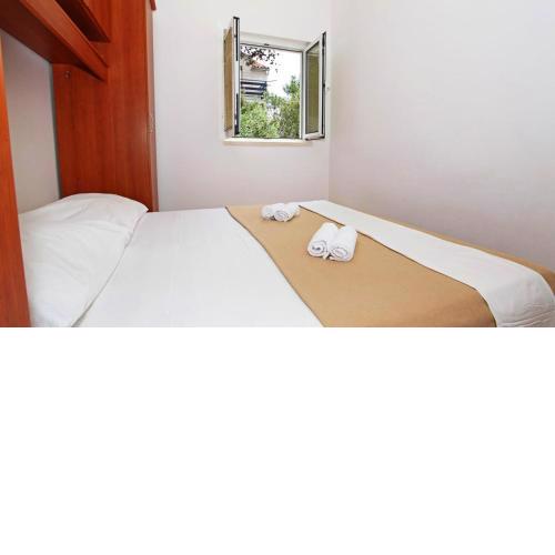 2 bedrooms appartement at Supetar 100 m away from the beach with terrace and wifi