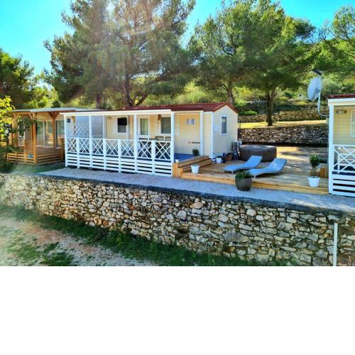 2Pines House