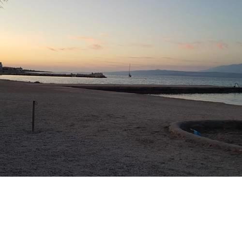 4 Apartments - parking, airco - 150 m to beach