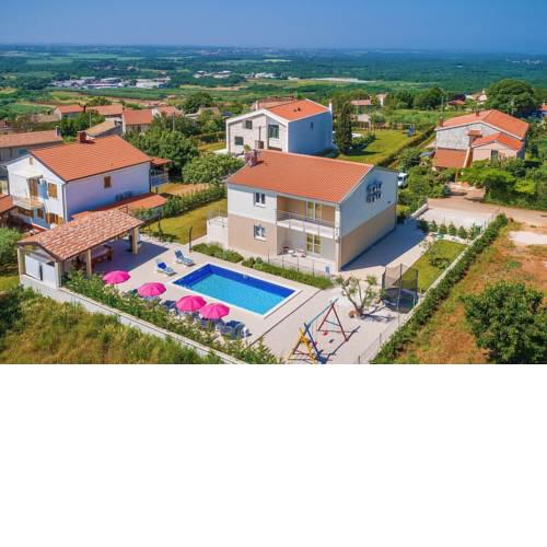 4 bedroom villa near Porec