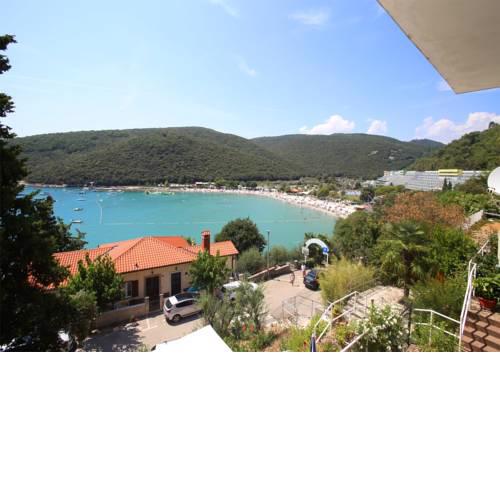 4 persons app with great sea view,AC,WiFi