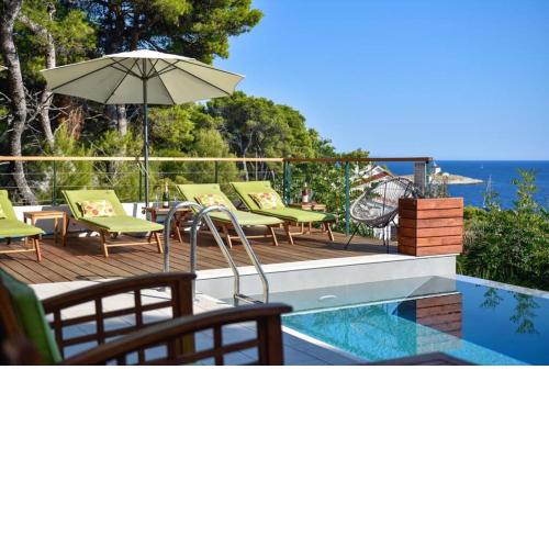 4 stars APARTMENT with Private Pool, 100m away from the beach and close to the Town Center