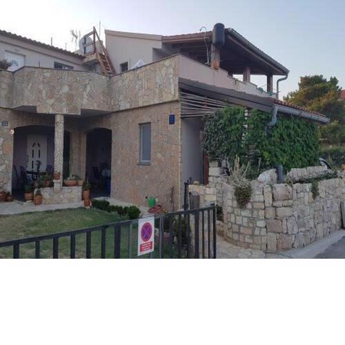 4 Two bedroom apartments - private parking - 150 m to sand beach