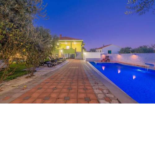 4 Villa Pistachio With Pool And Green Garden