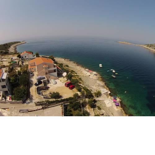 A-1-Zimmer-Ferienwohnung-puntaplanka-direkt-am-Meer
