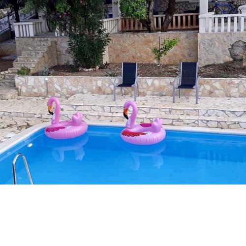 A & A Luxury Guest House