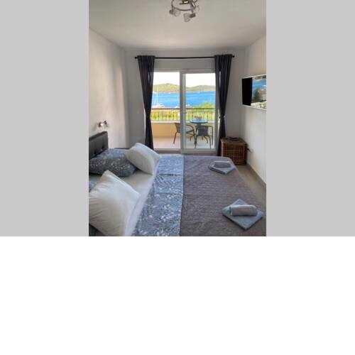 A lovely and cozy room with a breathtaking view 2