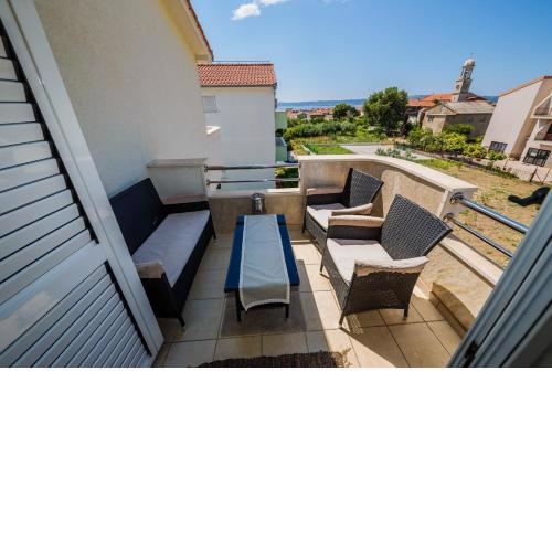 A3 - modern luxury apt with balcony and sea view