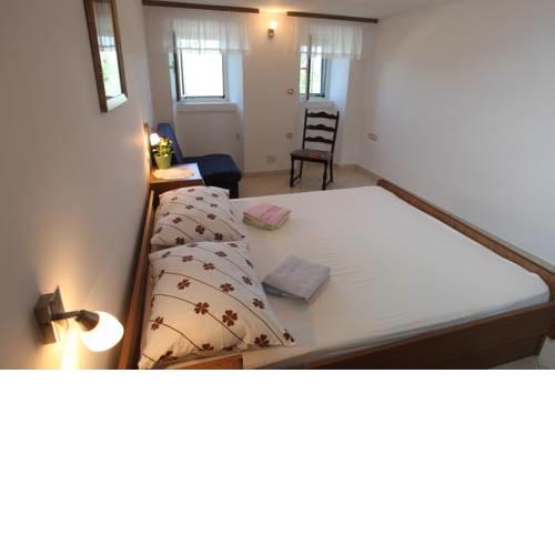 Accommodation Lily