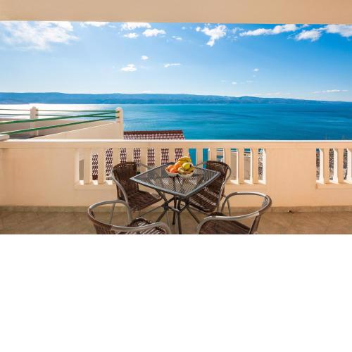 Adria Family & Friends Pool Apartments