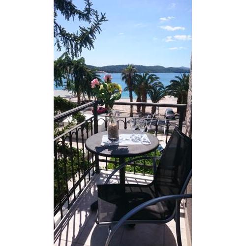 Affabilis VIP House