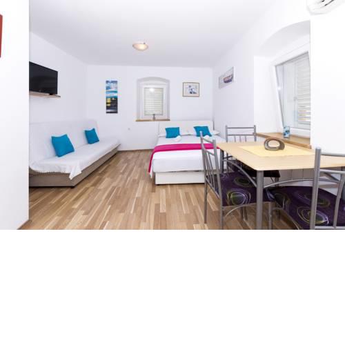 Aida Apartments