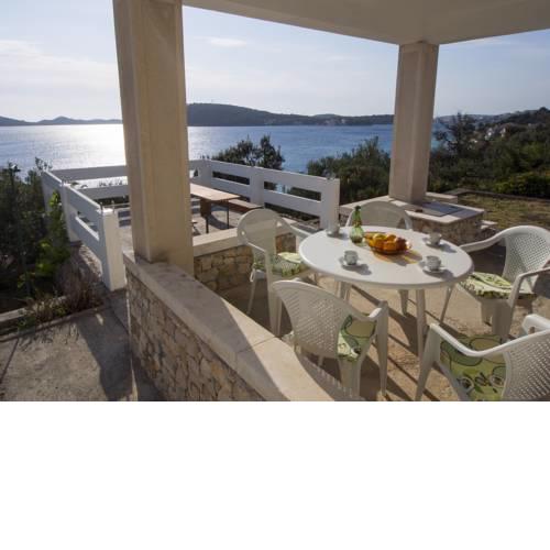 Aldos House
