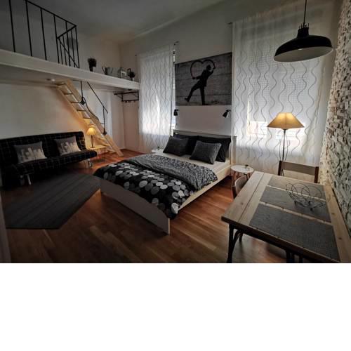 All in 9 Apartment