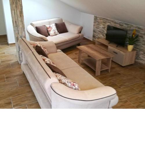 All New Seafront Apartment Yvonne, Sleeps 5