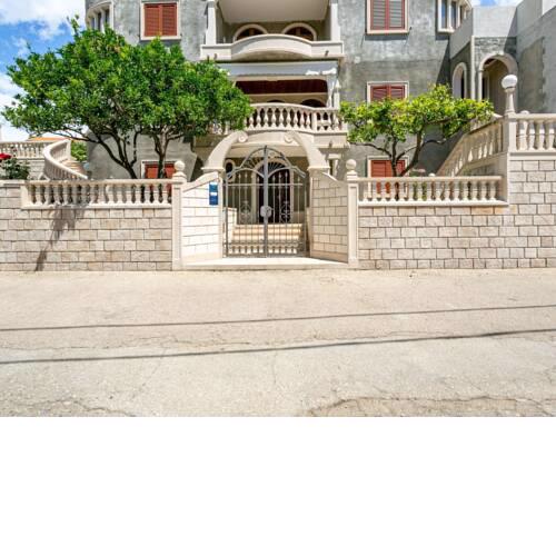 Alluring Holiday Home in Sumartin with Balcony