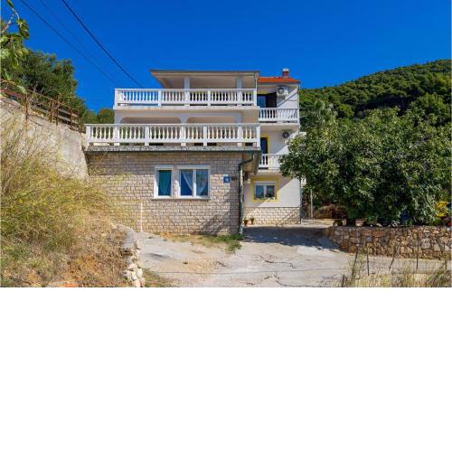 Amazing apartment in Banjol with WiFi and 2 Bedrooms