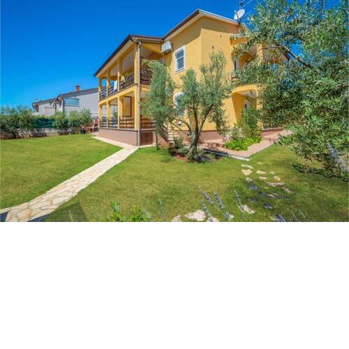 Amazing apartment in Buzinija w/ WiFi and 2 Bedrooms