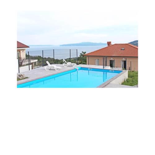 Amazing apartment in Icici w/ Outdoor swimming pool, WiFi and 2 Bedrooms