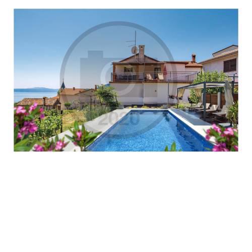 Amazing apartment in Icici w/ WiFi and 2 Bedrooms