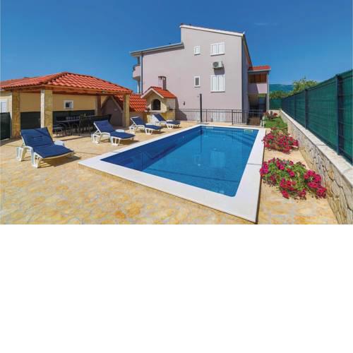 Amazing apartment in Kastel Stari w/ WiFi, Outdoor swimming pool and 4 Bedrooms