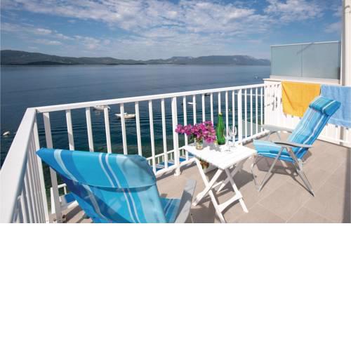 Amazing apartment in Komarna w/ WiFi
