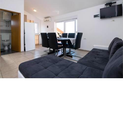 Amazing apartment in Mandre w/ 2 Bedrooms