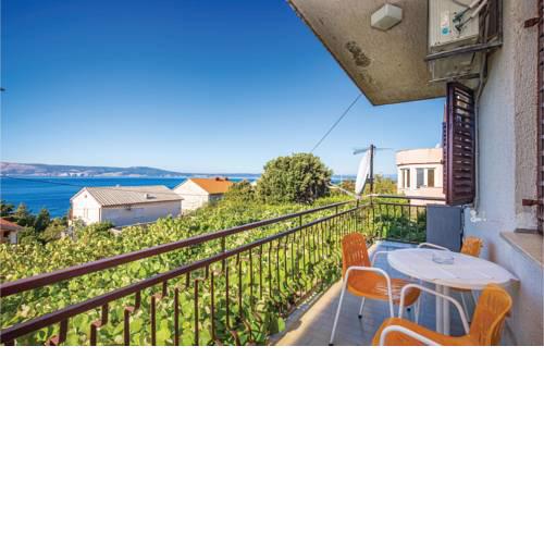 Amazing apartment in Novi Vinodolski w/ 3 Bedrooms