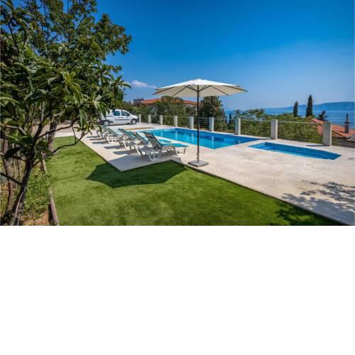 Amazing apartment in Novi Vinodolski with Outdoor swimming pool, WiFi and 3 Bedrooms