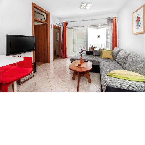 Amazing apartment in Novi Vinodolski with WiFi and 2 Bedrooms