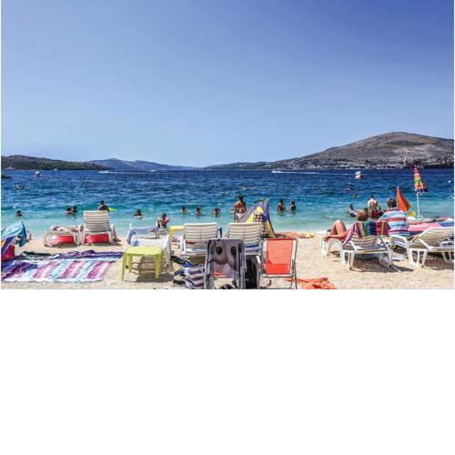 Amazing apartment in Okrug Donji with