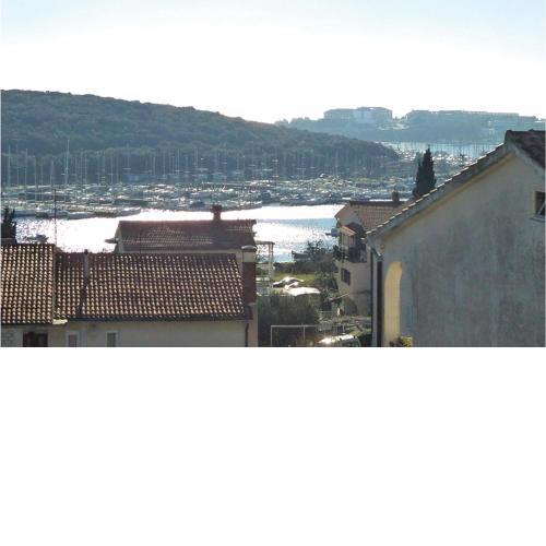 Amazing apartment in Pula with 2 Bedrooms
