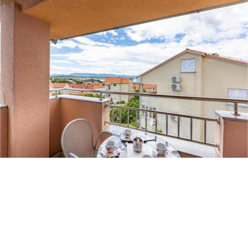 Amazing apartment in Radici with WiFi and 2 Bedrooms