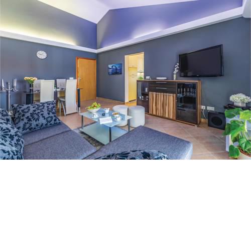 Amazing apartment in Radosi kod Zbandaja w/ WiFi and 2 Bedrooms