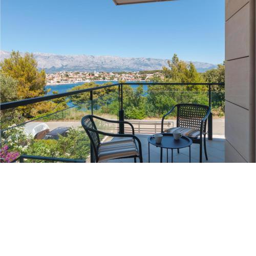 Amazing apartment in Selca with Outdoor swimming pool, WiFi and 1 Bedrooms