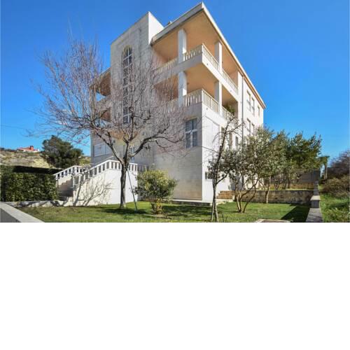 Amazing apartment in Split w/ WiFi and 1 Bedrooms