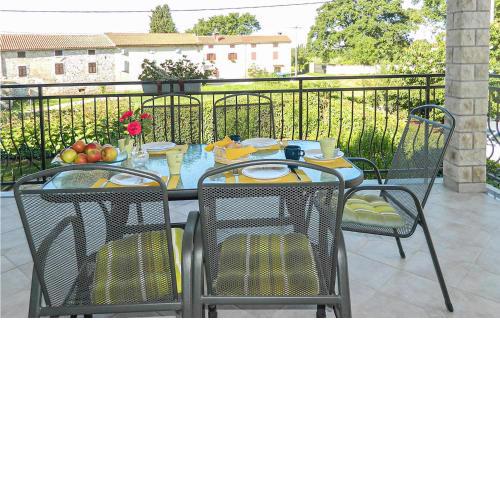 Amazing apartment in Susnjici with WiFi and 3 Bedrooms