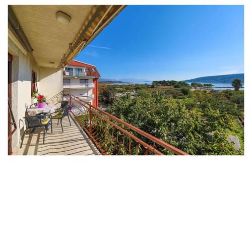 Amazing apartment in Trogir w/ 2 Bedrooms