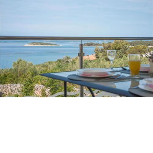 Amazing apartment in Zdrelac with WiFi and 2 Bedrooms