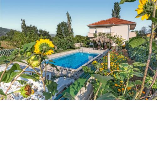 Amazing home in Ercegovci with Outdoor swimming pool, WiFi and 5 Bedrooms