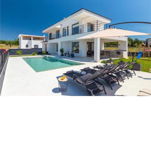 Amazing home in Galizana with Outdoor swimming pool, WiFi and 3 Bedrooms