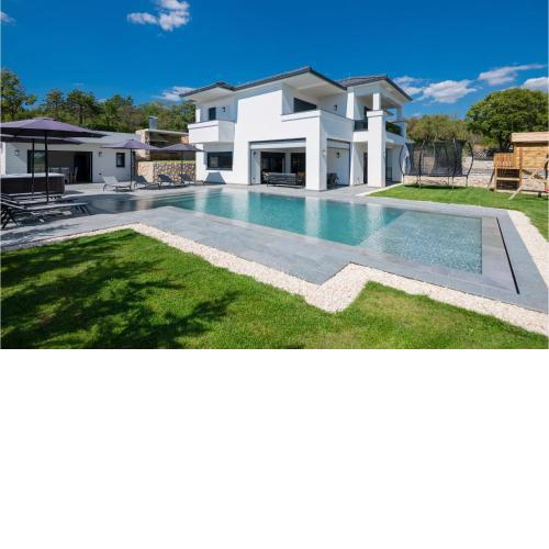 Amazing home in Imotski with Outdoor swimming pool, Jacuzzi and WiFi