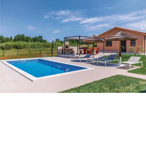 Amazing home in Jasenovica w/ WiFi, Outdoor swimming pool and 4 Bedrooms