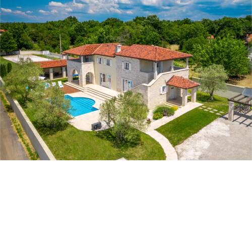 Amazing home in Jursici w/ Sauna, WiFi and 4 Bedrooms