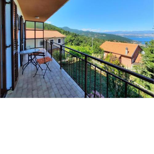 Amazing home in Lovran with 2 Bedrooms
