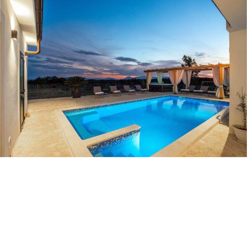 Amazing home in Lovrec with Outdoor swimming pool, Sauna and WiFi
