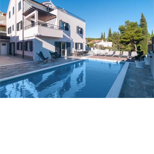 Amazing home in Milna with Outdoor swimming pool and 5 Bedrooms